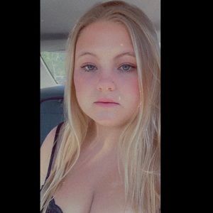 Meet your Posher, Claire